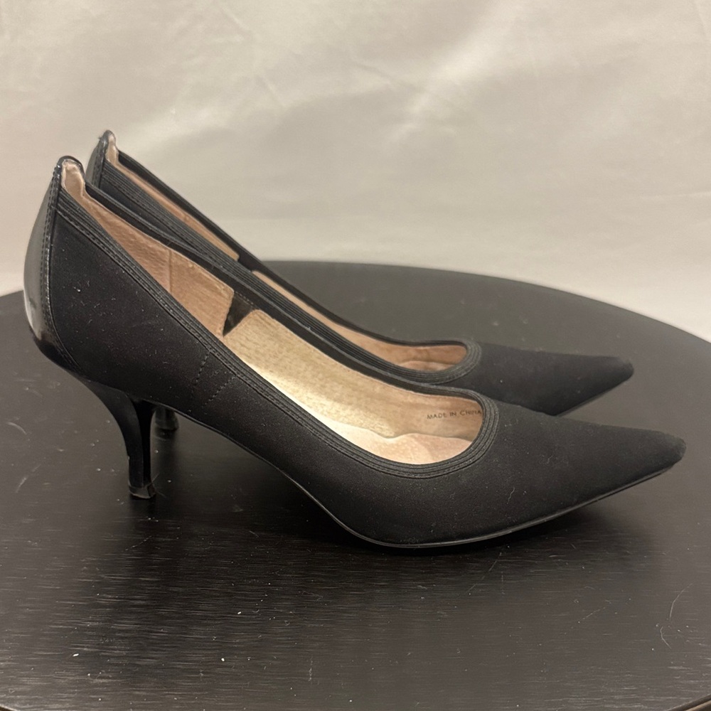 Tahari Classic Black Heels